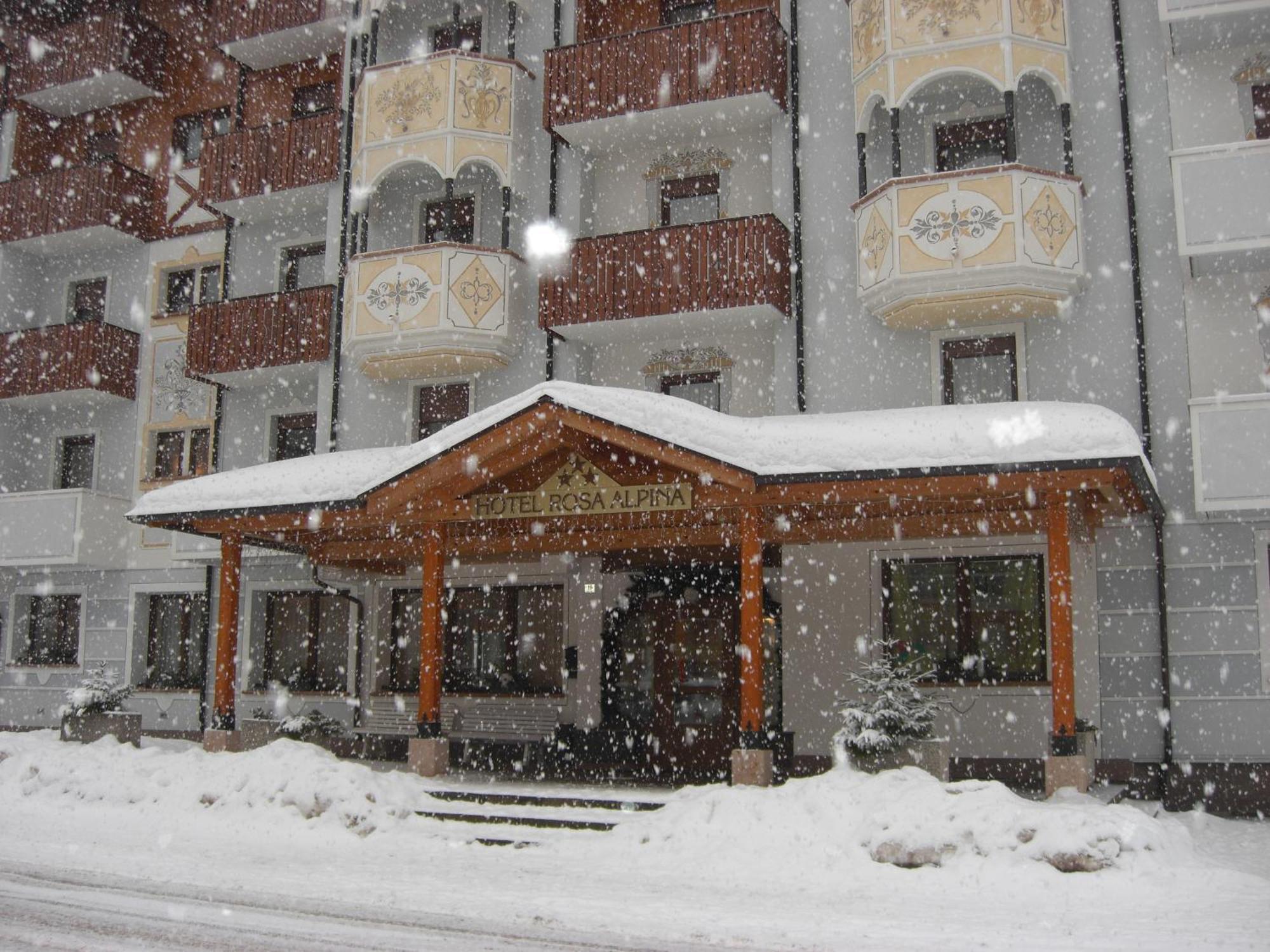 Hotel Rosa Alpina Andalo Bagian luar foto