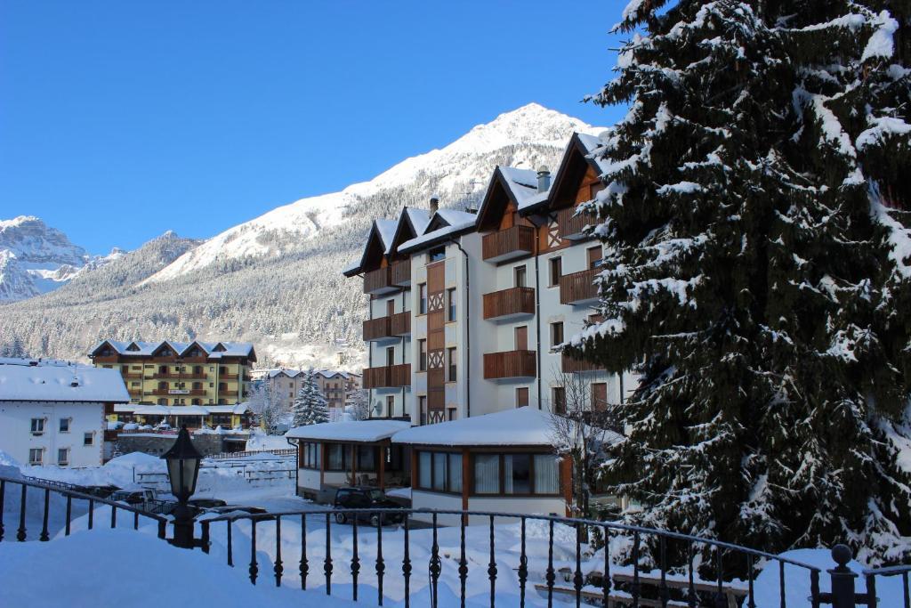Hotel Rosa Alpina Andalo Bagian luar foto